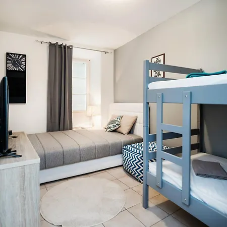 Vega Family Apartment *